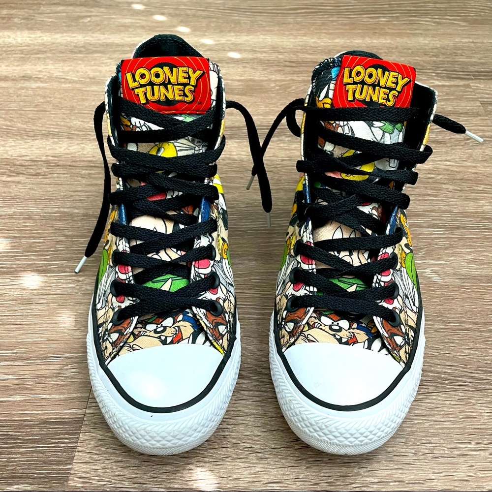 Looney Tunes Converse All Star Unisex shoe Size 7M/9W